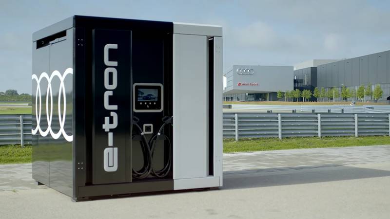 Audi's Innovative Quick Charging Hub: Chill In A Swanky Lounge Or Test Drive an E-Tron
- image 1042779
