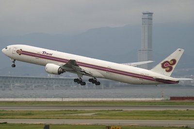 1998 Boeing 777-300