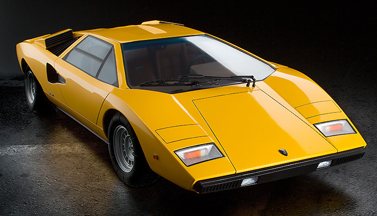 Car Gift Idea: Lamborghini Countach LP400 1/12 Scale Model 