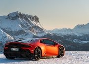 Amazing Wallpapers: The Lamborghini Urus, Aventador SVJ, and Huracan EVO Celebrate Christmas the Right Way - image 877368
