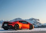Amazing Wallpapers: The Lamborghini Urus, Aventador SVJ, and Huracan EVO Celebrate Christmas the Right Way - image 877369
