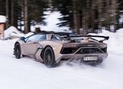 Amazing Wallpapers: The Lamborghini Urus, Aventador SVJ, and Huracan EVO Celebrate Christmas the Right Way - image 877378