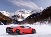 Amazing Wallpapers: The Lamborghini Urus, Aventador SVJ, and Huracan EVO Celebrate Christmas the Right Way - image 877348