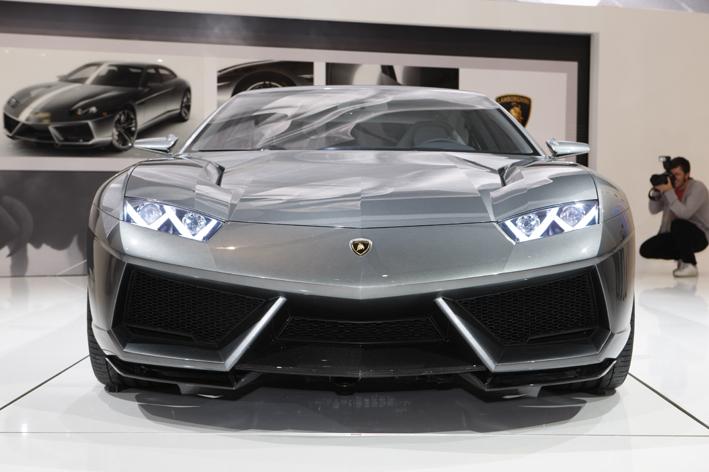 Lamborghini: no production Estoque to cancel