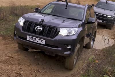 Off-Road Battle: Toyota Land Cruiser Vs Toyota Hilux
