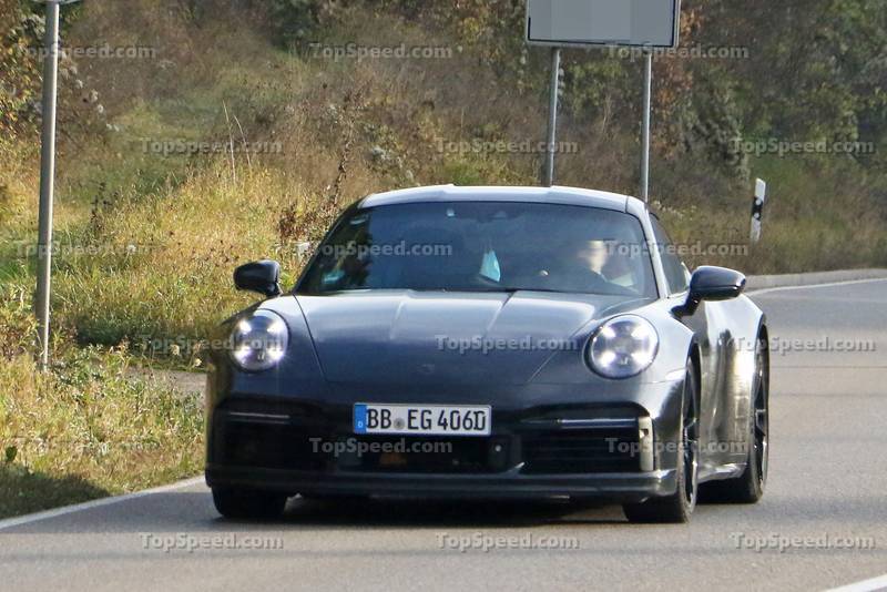 Porsche 911 Sport Classic Caught Testing Exterior Spyshots
- image 1042616