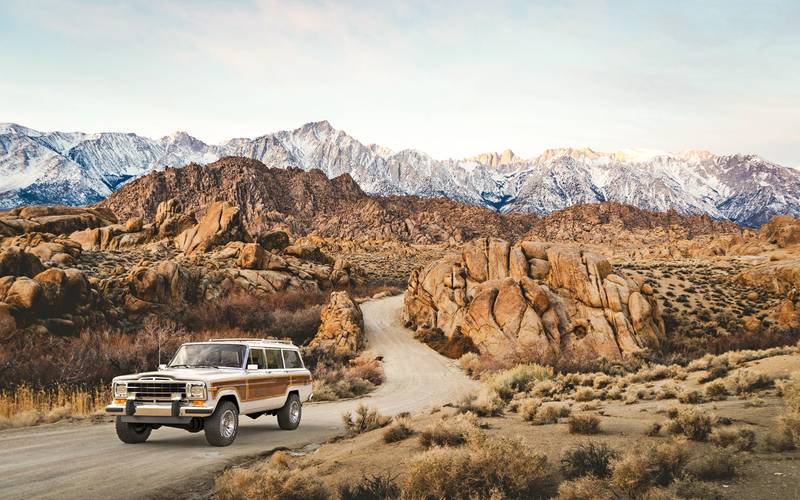 The Jeep Grand Wagoneer Vigilante Is One Of The Most Outrageous Vintage Off-Roaders That We Have Ever Seen