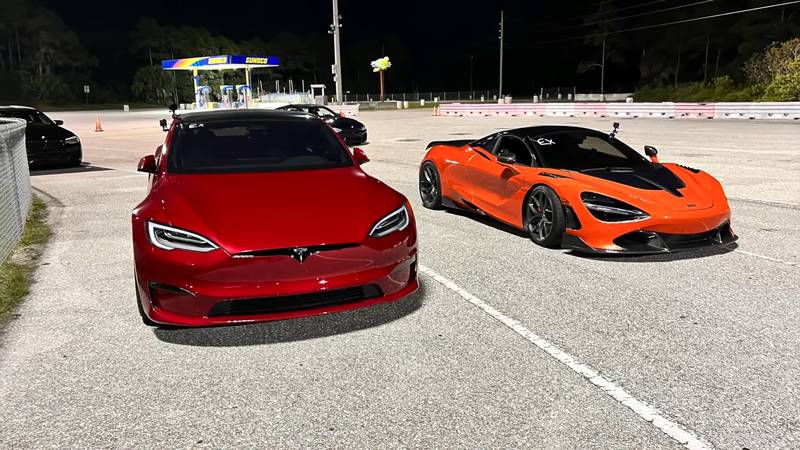 The Tesla Model S Plaid Finally Tastes Defeat At The Hands Of A 1,000-Horsepower McLaren 720S!