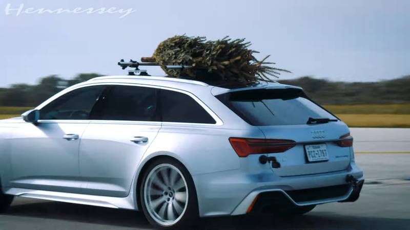 This Audi RS6 Sleigh Takes A Christmas Tree For A Ride!
- image 1042663