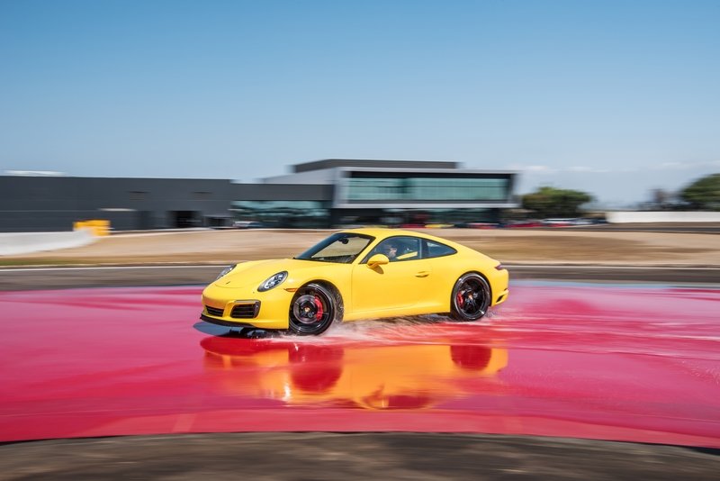 Your Full Guide To The Porsche Driving Experience Courses